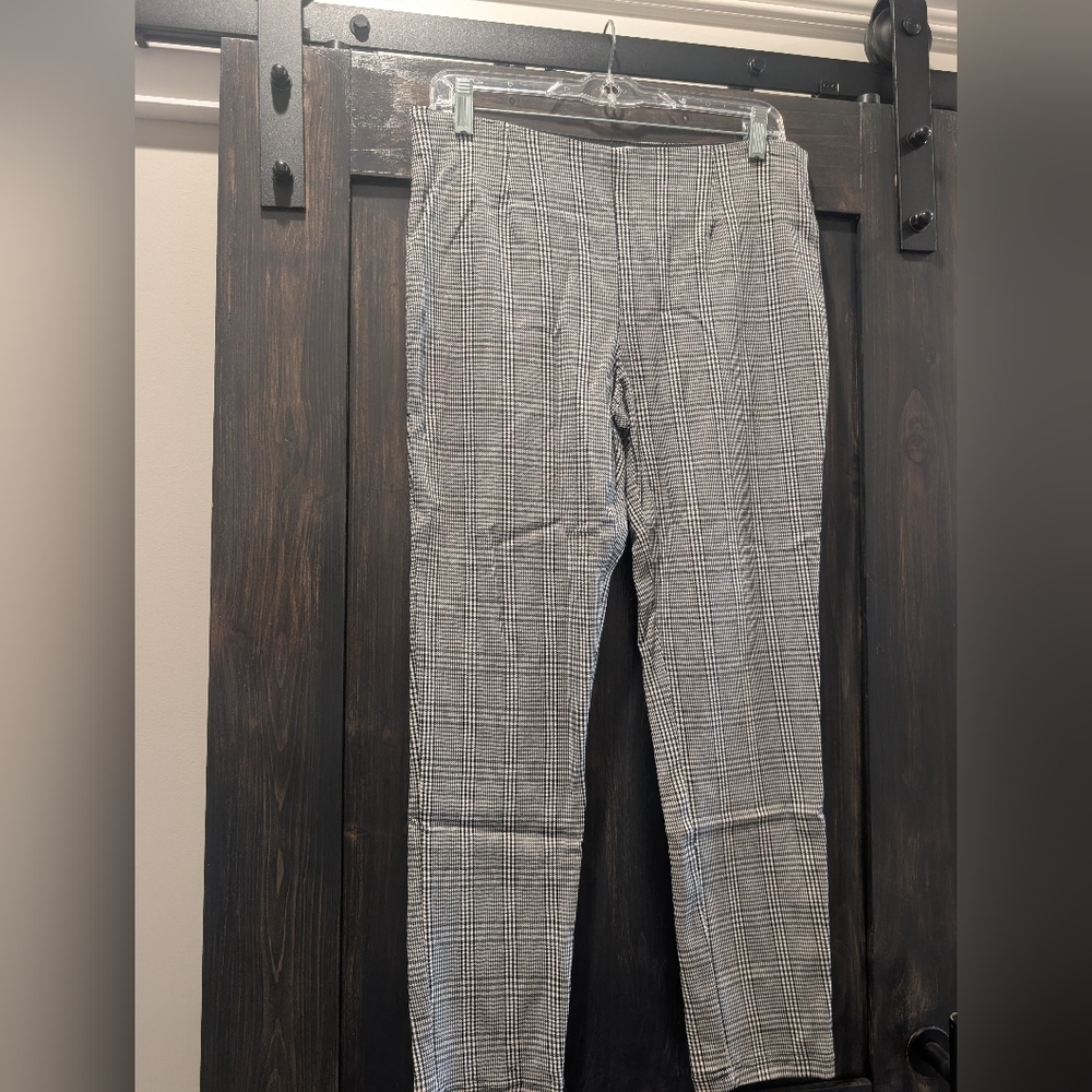 Calvin Klein Women's Black and White Plaid Pants
